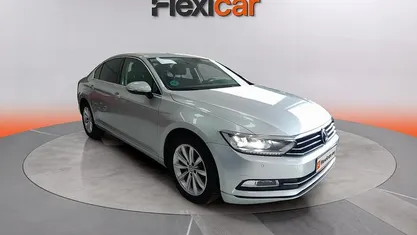 Usado VW Passat Advance 150 CV (110 kW) 2017 Gris Berlina