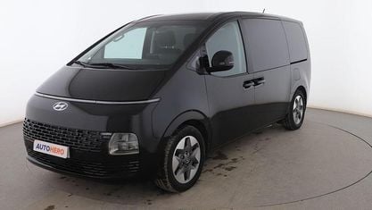 Usado Hyundai Staria 177 CV (130 kW) 2023 Negro Monovolumen
