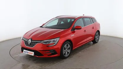 Usado Renault Mégane GrandTour Zen 140 CV (102 kW) 2021 Rojo Familiar