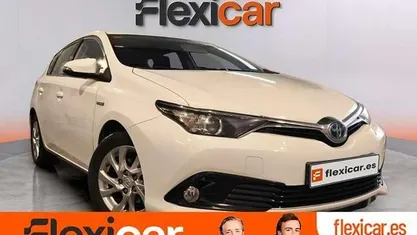 Usado Toyota Auris Hybrid Active 136 CV (100 kW) 2019 Blanco Utilitario