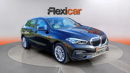 Begagnad BMW 118 136 HK (100 kW) 2023 Svart Halvkombi