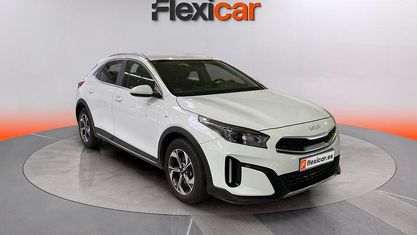 Käytetty Kia XCeed 120 HP (88 kW) 2023 Valkoinen Katumaasturi