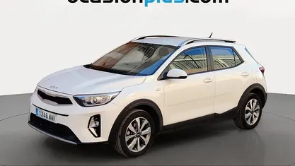 Blanco Usado 2023 Kia Stonic SUV | 13.537 € (Buen precio)