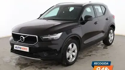 Begagnad Volvo XC40 Momentum 129 HK (94 kW) 2022 Svart SUV