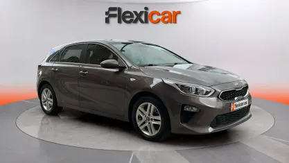 Używany Kia Ceed 140 KM (102 kW) 2020 Brązowy Hatchback