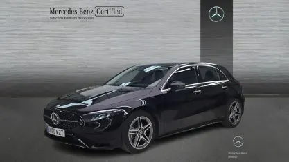 Usado Mercedes A180 AMG line 136 CV (100 kW) 2025 Negro noche Berlina