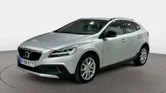 Gris plata Usado 2019 Volvo V40 CC Pro Familiar | 15.682 € (Precio justo)
