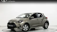 Gris Usado 2024 Toyota Yaris Hybrid Active | 23.700 € (Precio justo)