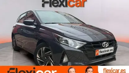 Usado Hyundai i20 84 CV (61 kW) 2021 Gris Utilitario