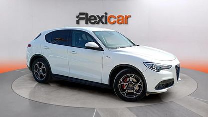 Käytetty Alfa Romeo Stelvio Sprint 160 HP (117 kW) 2021 Valkoinen Katumaasturi