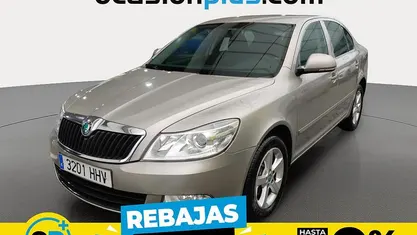 Beige Usado 2011 Skoda Octavia Family Berlina | 8590 € (Precio justo)