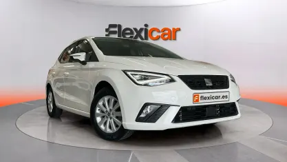 Usado Seat Ibiza Style 116 CV (85 kW) 2023 Blanco Utilitario