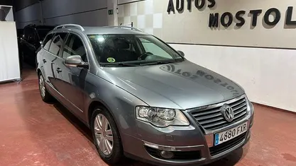 Usado VW Passat Advance 140 CV (102 kW) 2007 Gris / plata Familiar