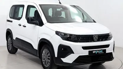 Käytetty Peugeot Rifter Allure 101 HP (74 kW) 2025 Valkoinen Tila-auto