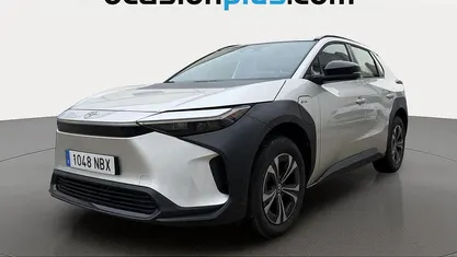Usado Toyota bZ4X Advance 150 kW (204 CV) 2025 Gris plata SUV