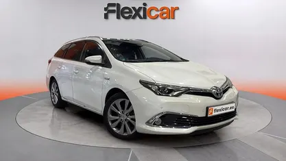Usado Toyota Auris Hybrid Active 136 CV (100 kW) 2017 Familiar