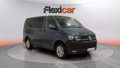 Usado VW Caravelle Trendline 102 CV (75 kW) 2018 Verde Monovolumen