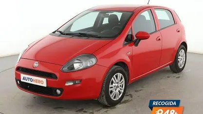 Usado Fiat Punto Pop 77 CV (56 kW) 2015 Rojo Utilitario