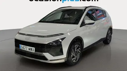 Usado Hyundai Bayon 100 CV (73 kW) 2024 Blanco SUV
