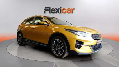 Usado Kia XCeed 120 CV (88 kW) 2021 Amarillo SUV