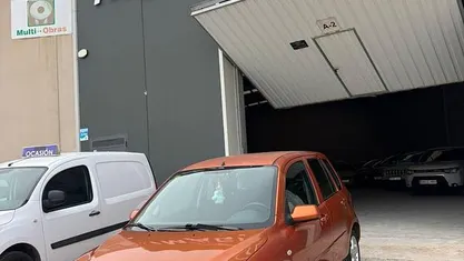 Usado Mazda 2 Active 68 CV (50 kW) 2005 Naranja