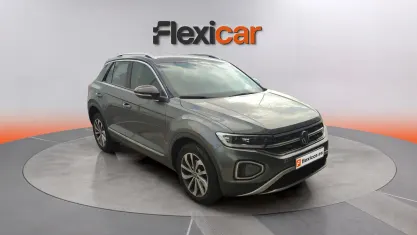 Usado VW T-Roc Life 110 CV (80 kW) 2023 Negro SUV