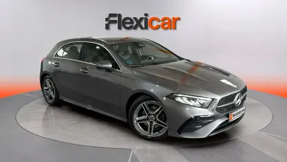 Usado Mercedes A180 116 HP (85 kW) 2023 Cinzento Sedan