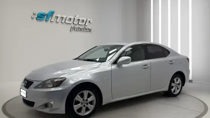 Usado Lexus IS220d Luxury Line 177 CV (130 kW) 2006 Gris / plata Berlina