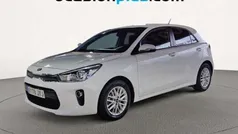 Blanco Usado 2017 Kia Rio Utilitario | 9719 € (Buen precio)