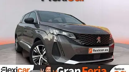 Usado 2023 Peugeot 5008 Allure SUV | 22.290 € (Buen precio)