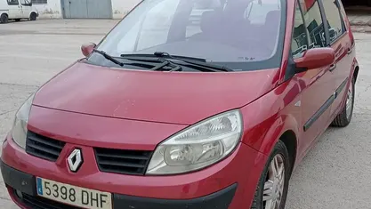 Rojo Usado 2005 Renault Grand Scénic II Dynamique Monovolumen | 2900 € (Precio justo)