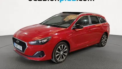 Usado Hyundai i30 140 CV (102 kW) 2020 Rojo Familiar