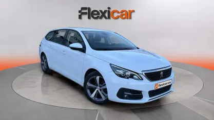 Usado Peugeot 308 SW Access 100 CV (73 kW) 2018 Blanco Familiar