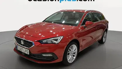 Usado Seat Leon XCELLENCE 150 CV (110 kW) 2021 Rojo Monovolumen