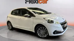 Blanco Usado 2018 Peugeot 208 Allure Utilitario | 10.190 € (Precio justo)