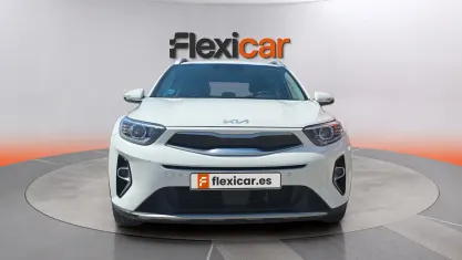 Usado Kia Stonic 101 CV (74 kW) 2022 Blanco SUV