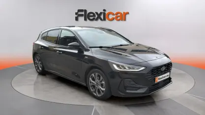 Usado Ford Focus ST-Line 125 CV (91 kW) 2023 Negro Berlina