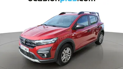 Usado Dacia Sandero Essentiel 101 CV (74 kW) 2022 Rojo Utilitario