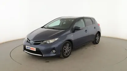 Usado Toyota Auris Hybrid Active 136 CV (100 kW) 2015 Azul Berlina