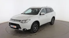 Blanco Usado 2015 Mitsubishi Outlander SUV | 15.799 € (Precio justo)