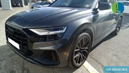 Usado Audi Q8 Ambiente 286 CV (210 kW) 2022 Gris SUV