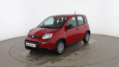Usado Fiat Panda 69 CV (50 kW) 2025 Rojo Utilitario