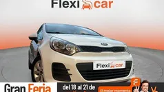 Blanco Usado 2017 Kia Rio Berlina | 11.390 € (Precio justo)