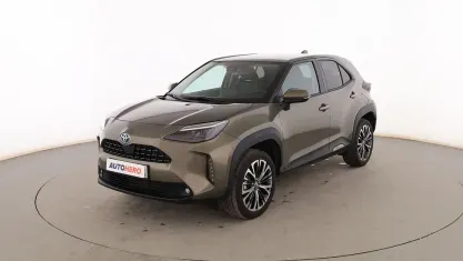 Usado Toyota Yaris Cross Plus 116 CV (85 kW) 2024 Gris SUV