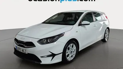 Usado Kia Ceed 120 CV (88 kW) 2023 Blanco Utilitario