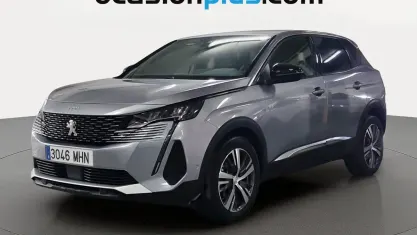 Usado Peugeot 3008 Allure 131 CV (96 kW) 2023 Gris SUV