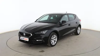Usado Seat Leon Style 131 CV (96 kW) 2022 Negro Utilitario