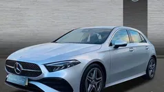 Gris / plata Usado 2023 Mercedes A200 Berlina | 32.900 € (Precio justo)
