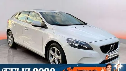 Blanco Usado 2018 Volvo V40 Momentum Utilitario | 13.790 € (Buen precio)
