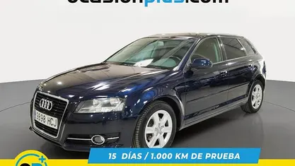 Usado Audi A3 Attraction 105 CV (77 kW) 2011 Azul Utilitario